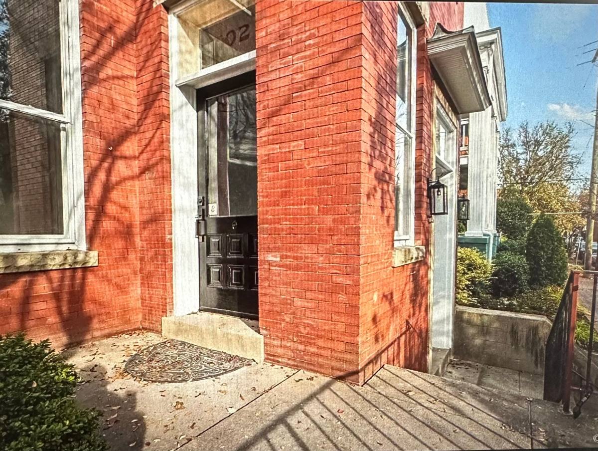 Apartment for rent at 102 N Harvie St, Richmond, VA 23220