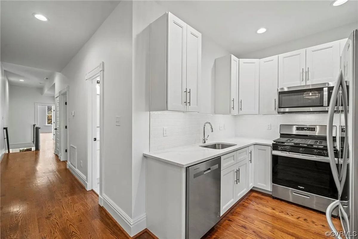 Apartment for rent at 102 N Harvie St, Richmond, VA 23220