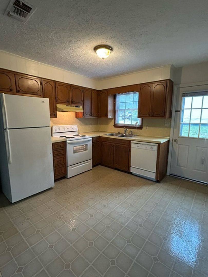 Apartment for rent at 1128 Jamerson Rd, Danville, VA 24540