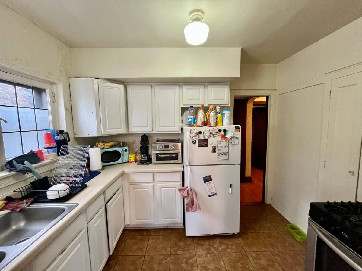Apartment for rent at 1428 E Capitol Dr, Milwaukee, WI 53211