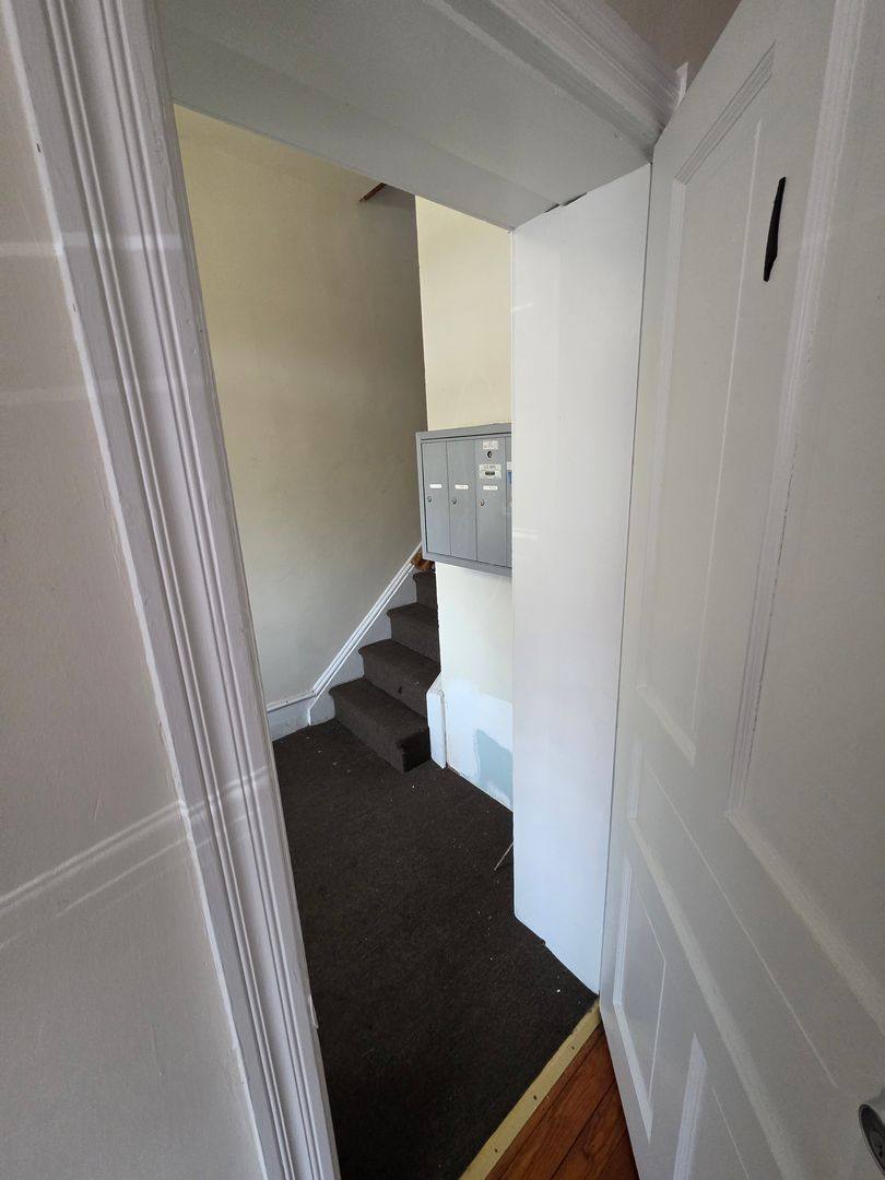 Apartment for rent at 5 Huntingdon Pike, Jenkintown, PA 19046