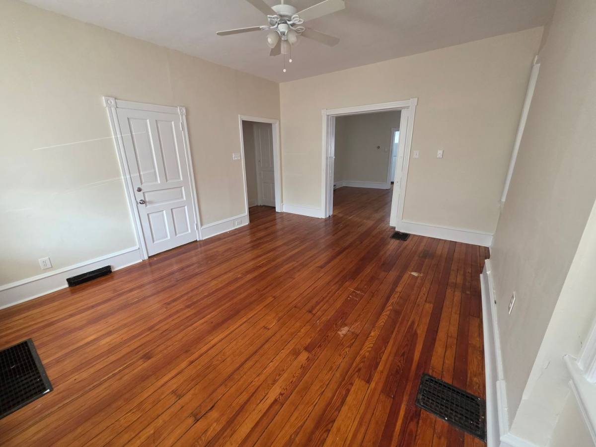 Apartment for rent at 5 Huntingdon Pike, Jenkintown, PA 19046