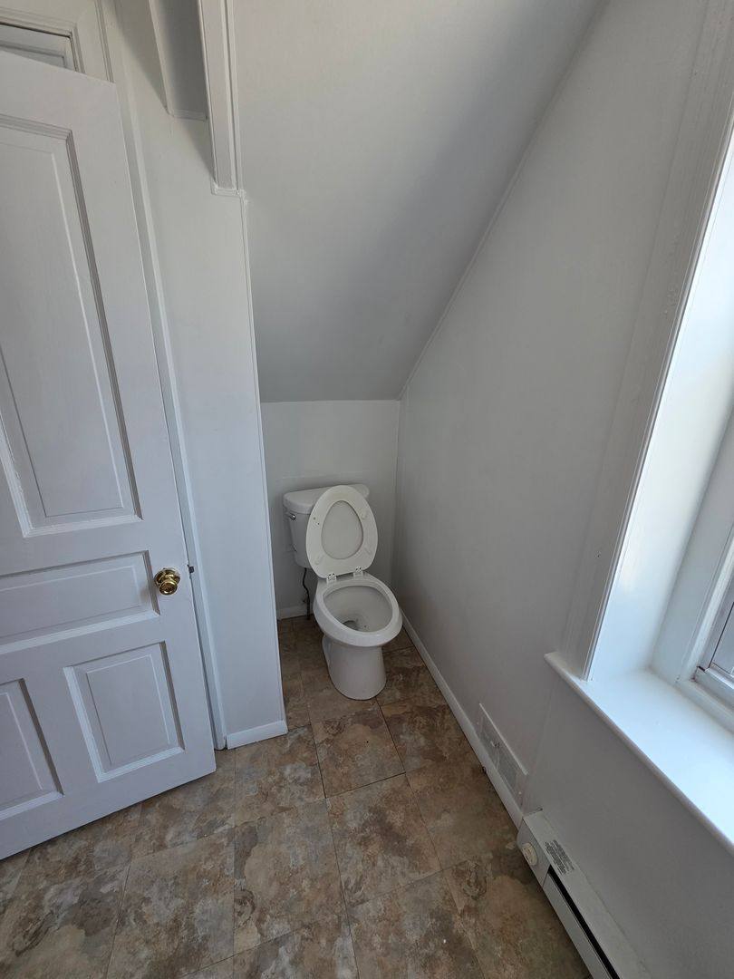 Apartment for rent at 5 Huntingdon Pike, Jenkintown, PA 19046