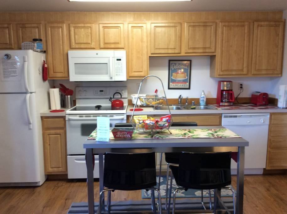 Apartment for rent at 1401-1409 NE 56th St, Seattle, WA 98105