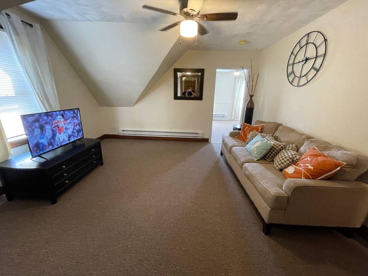 Apartment for rent at 51 Vinton St, Springfield, MA 01104
