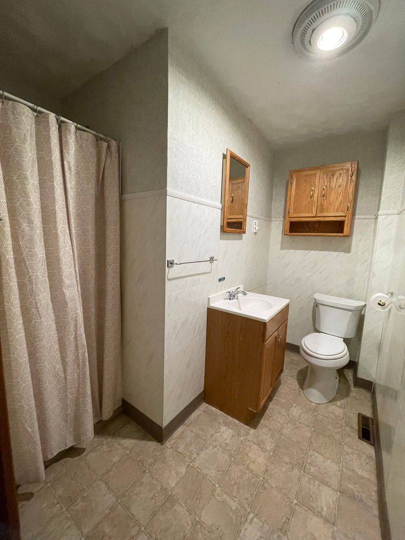 Apartment for rent at 51 Vinton St, Springfield, MA 01104