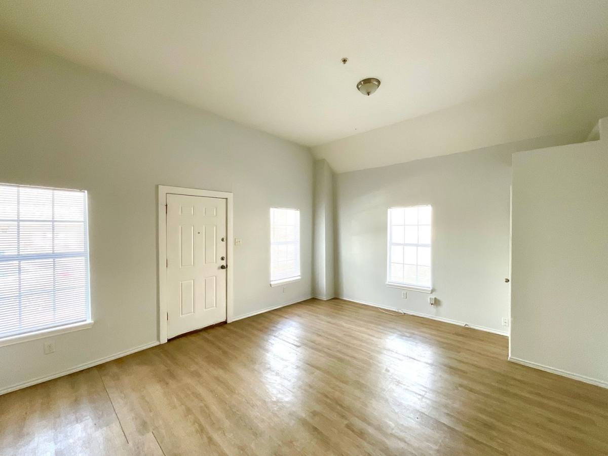 Apartment for rent at 816 Rivas St, San Antonio, TX 78207