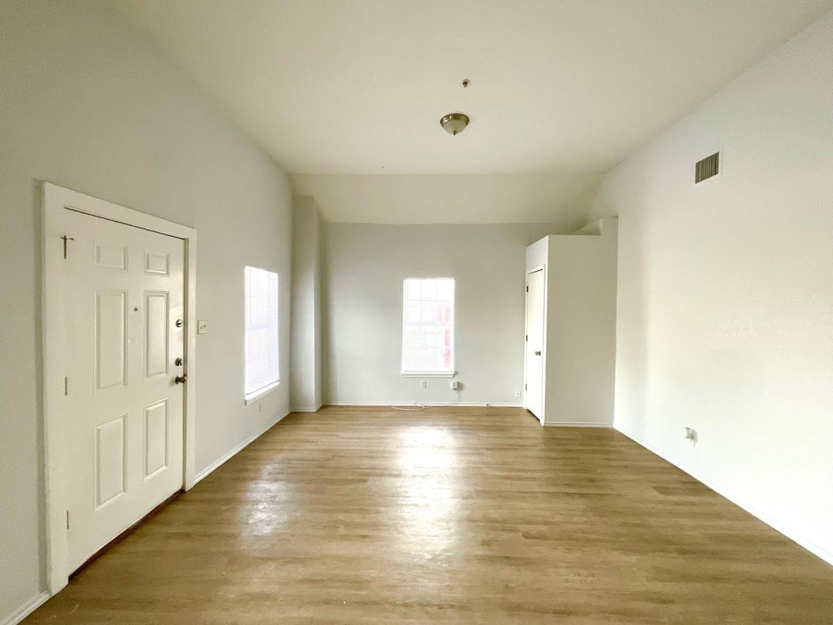 Apartment for rent at 816 Rivas St, San Antonio, TX 78207