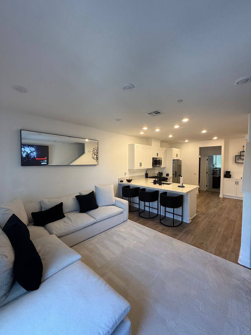 Townhouse for rent at 2105 Senita Dr, San Diego, CA 92154