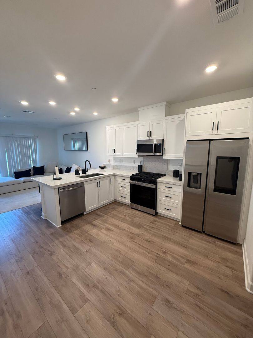 Townhouse for rent at 2105 Senita Dr, San Diego, CA 92154