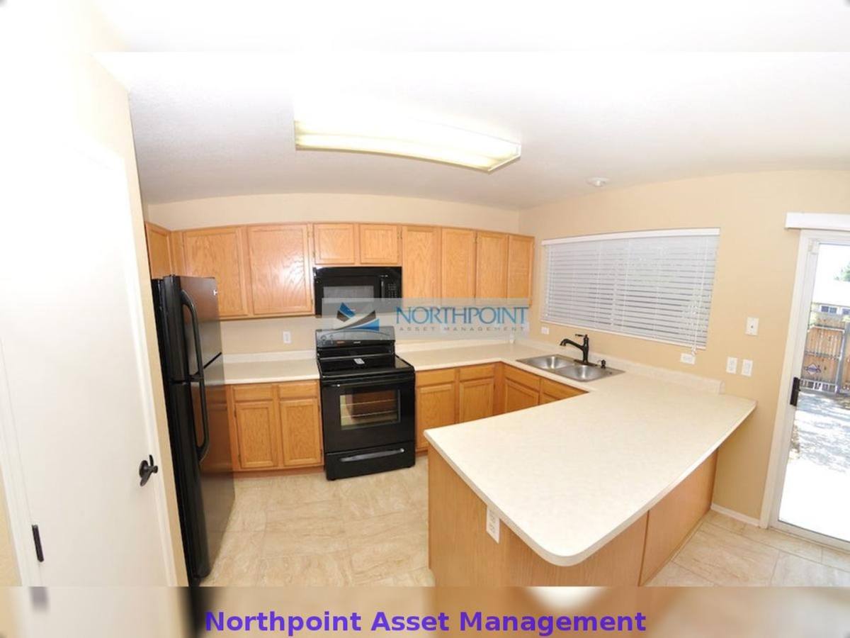 Townhouse for rent at 10101 N 91st Ave, Peoria, AZ 85345