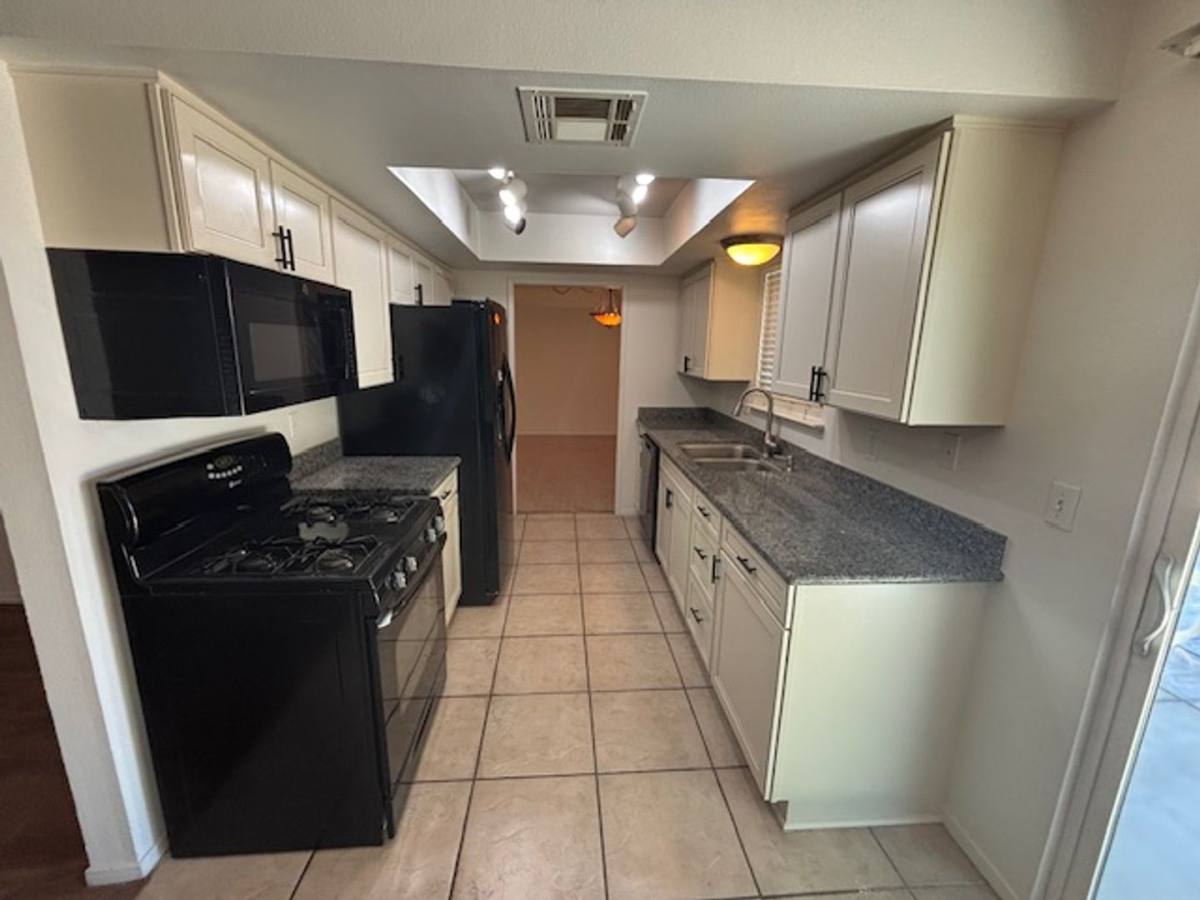 House for rent at 2150 W Hamilton Ave, El Centro, CA 92243