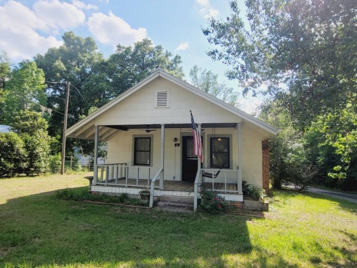 House for rent at 526 N Adams St, Quincy, FL 32351