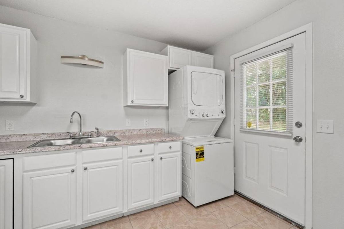 House for rent at 248 Four Mile Rd E, Freeport, FL 32439