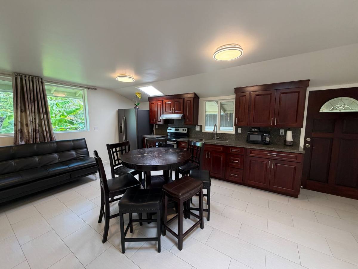 Apartment for rent at 3346 Kanaina Ave, Honolulu, HI 96815