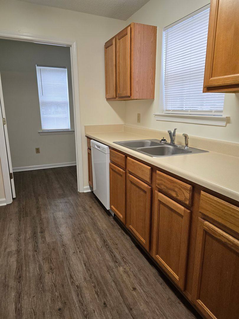 Townhouse for rent at 9814-A Whitfield Ave, Savannah, GA 31406
