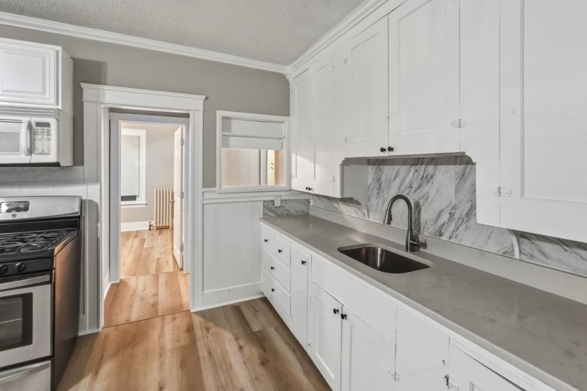 Apartment for rent at 425-427 Wood Ave, Woonsocket, RI 02895