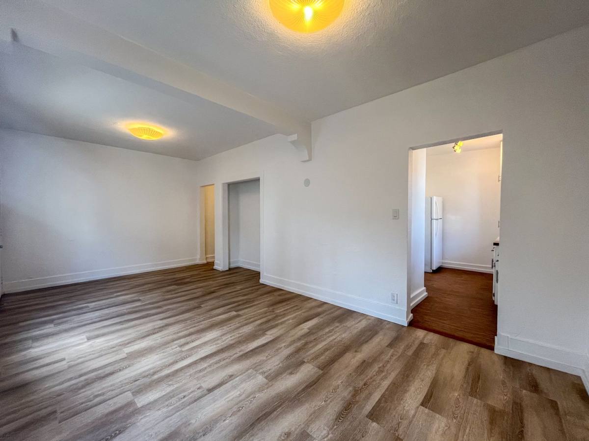 Apartment for rent at 3956-3960 W 27th St, Los Angeles, CA 90018
