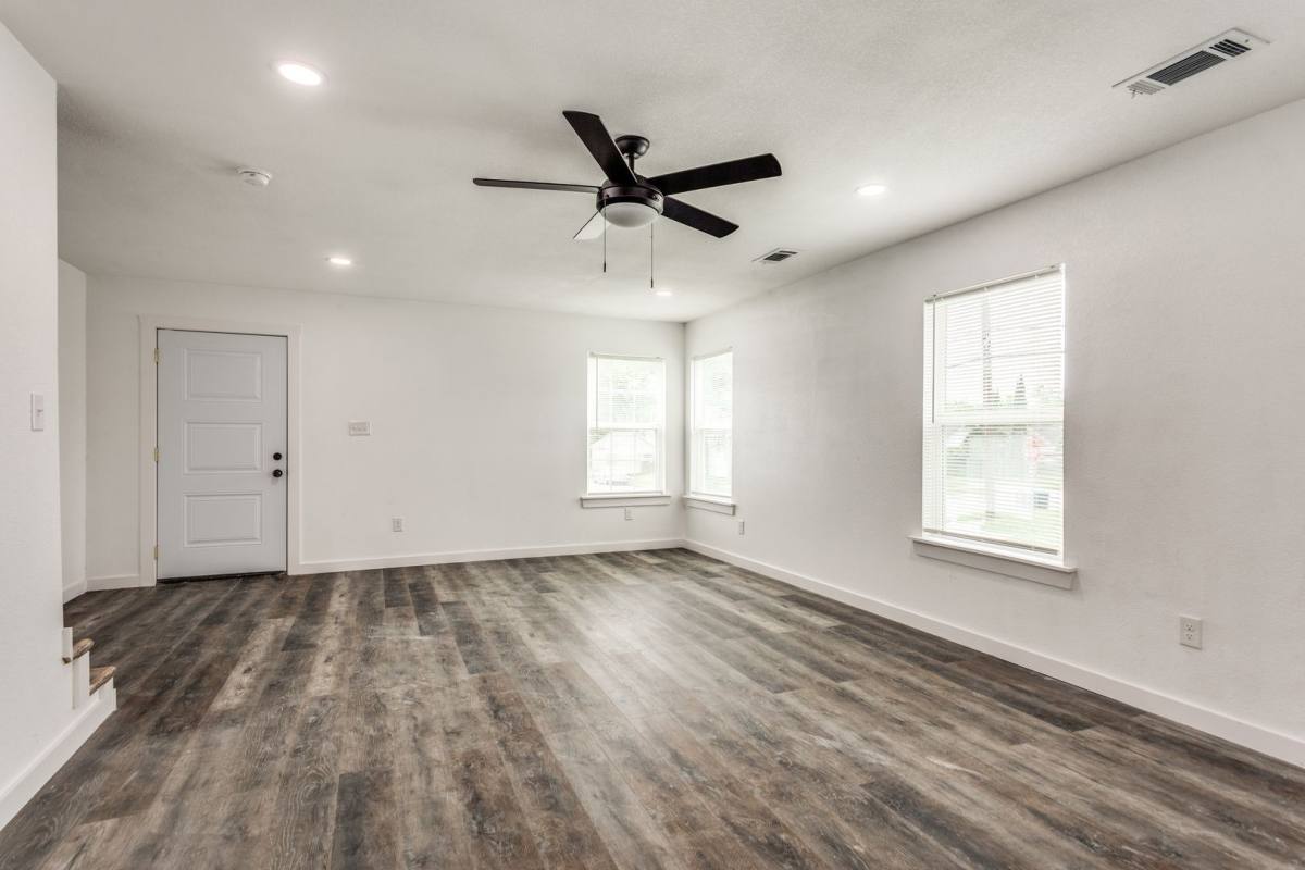 Apartment for rent at 3301 - 3303 8th Ave, Fort Worth, TX 76110