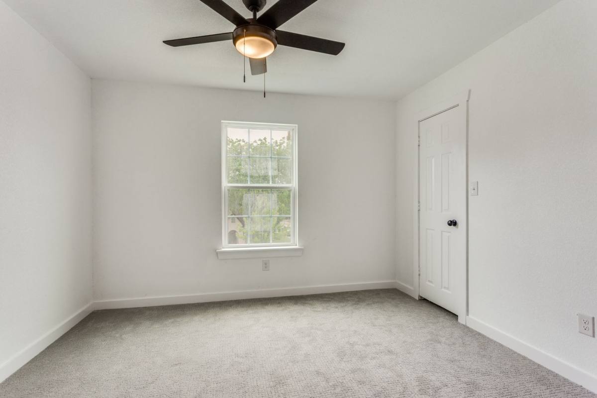 Apartment for rent at 3301 - 3303 8th Ave, Fort Worth, TX 76110