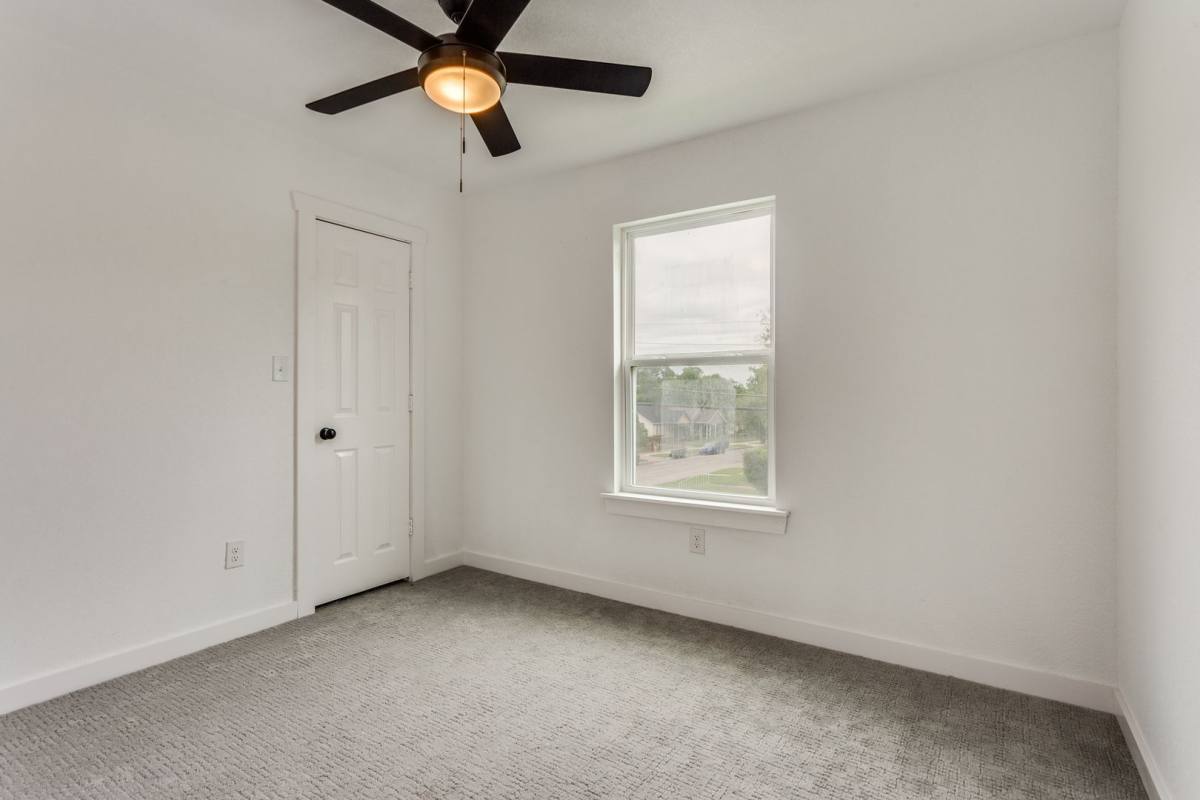 Apartment for rent at 3301 - 3303 8th Ave, Fort Worth, TX 76110