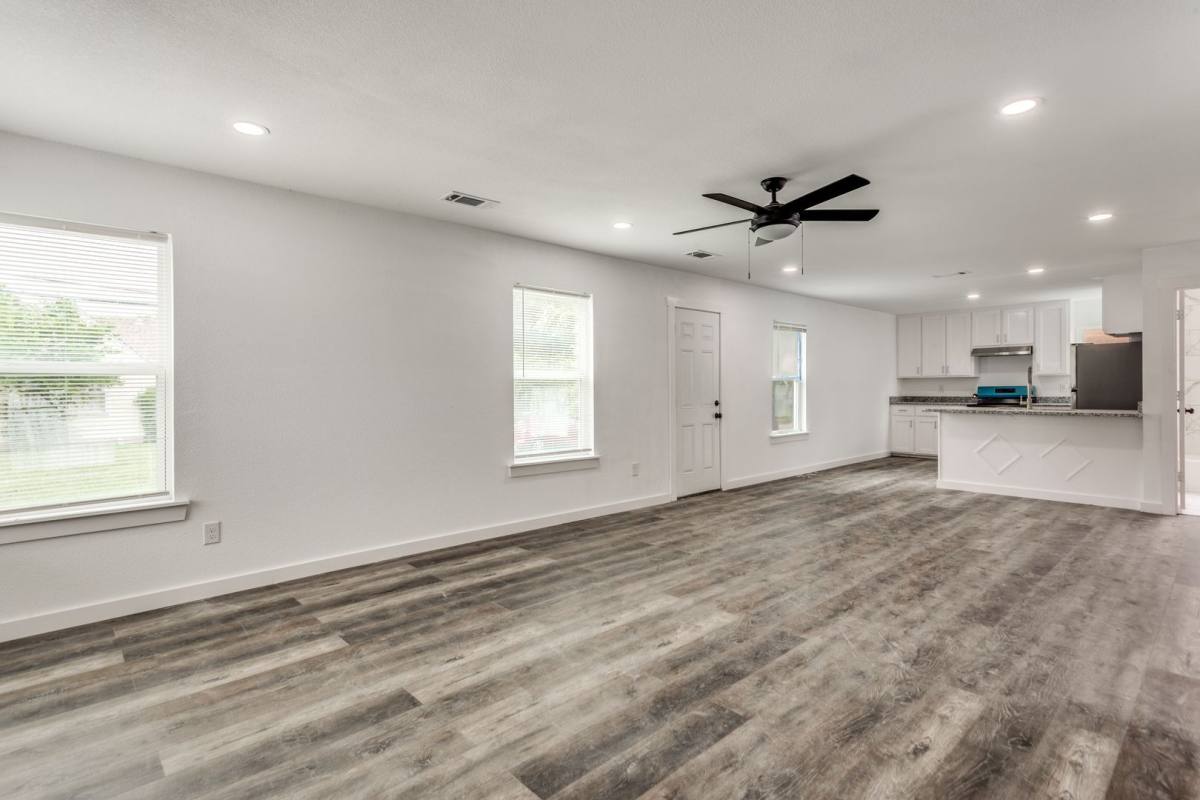Apartment for rent at 3301 - 3303 8th Ave, Fort Worth, TX 76110