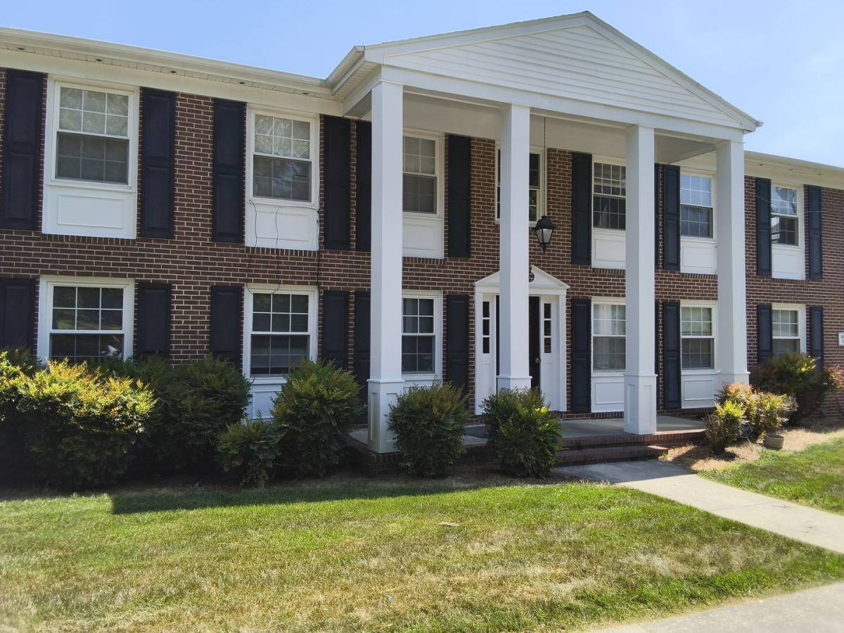 Apartment for rent at 110 Courthouse Rd #J-4, Blackstone, VA 23824