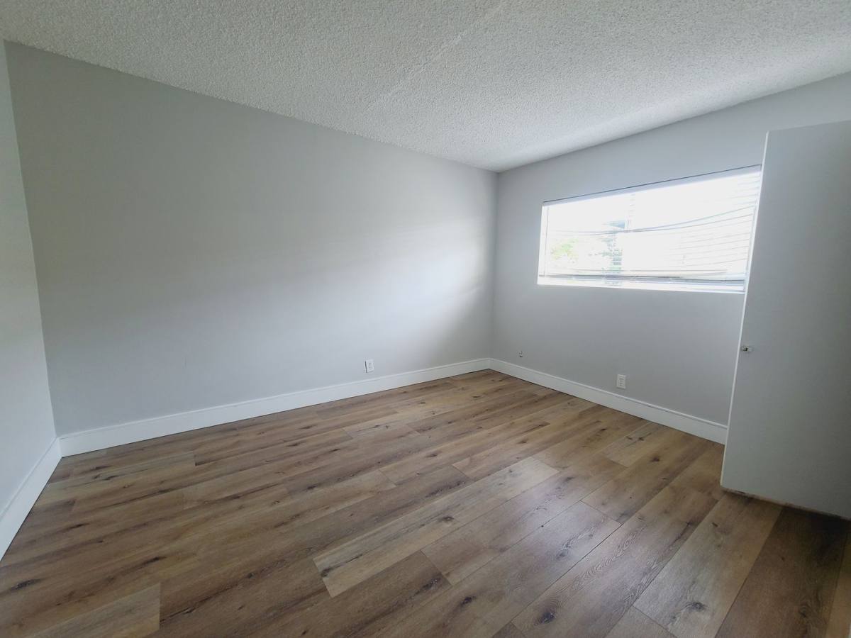 Apartment for rent at 13425 Vanowen St, Van Nuys, CA 91405