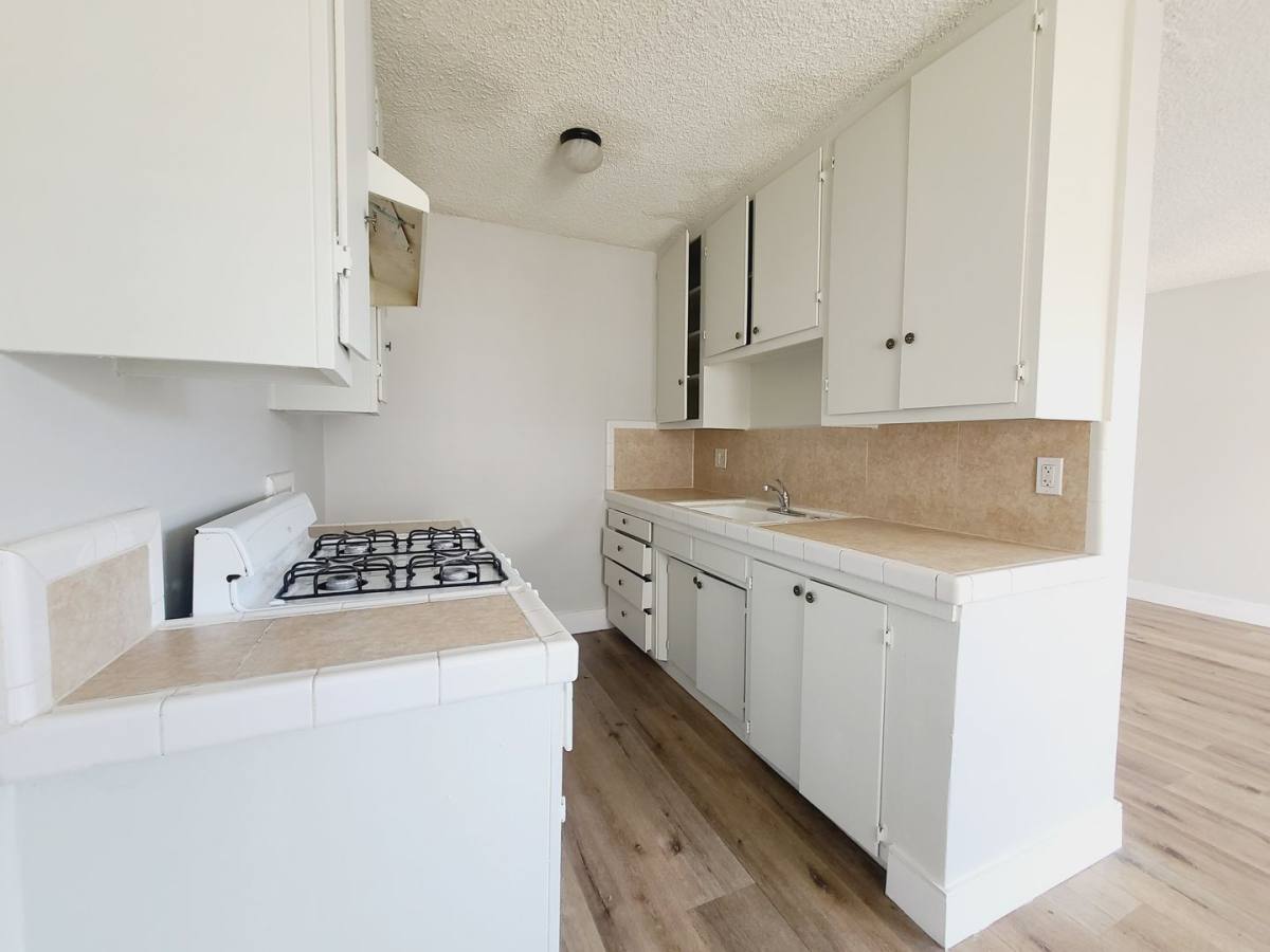 Apartment for rent at 13425 Vanowen St, Van Nuys, CA 91405