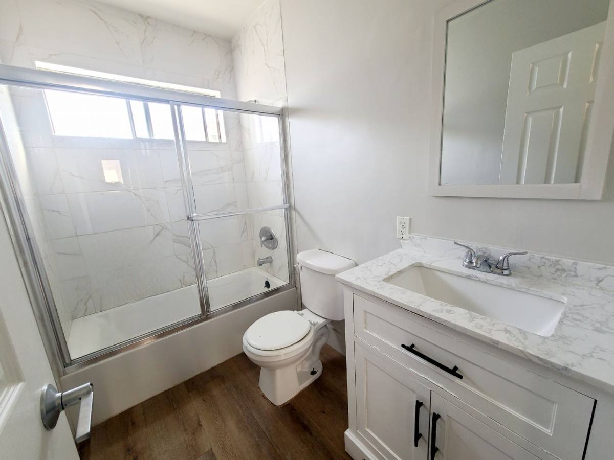 Apartment for rent at 13425 Vanowen St, Van Nuys, CA 91405