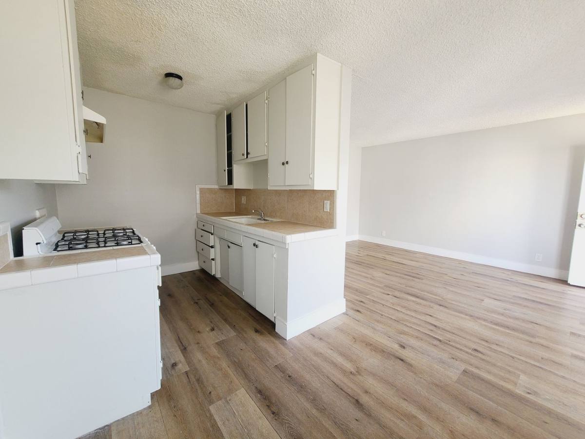 Apartment for rent at 13425 Vanowen St, Van Nuys, CA 91405