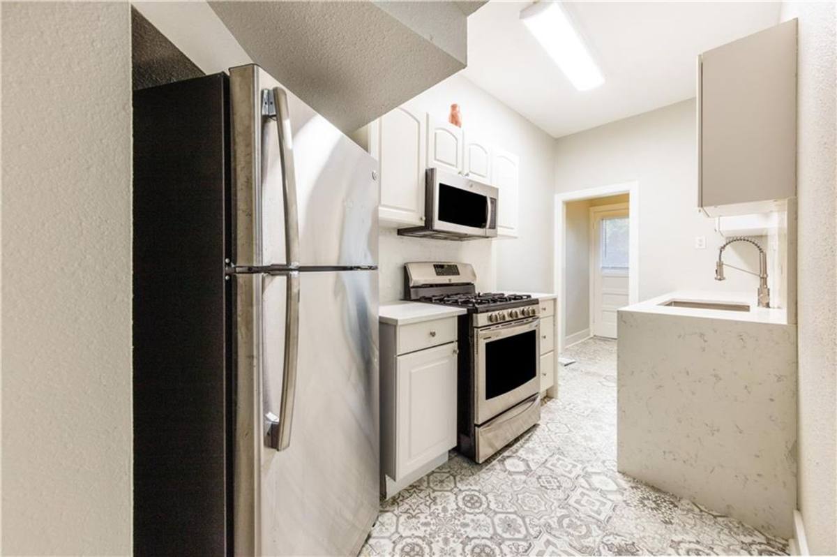 Townhouse for rent at 407 E 32nd St #A, Austin, TX 78705