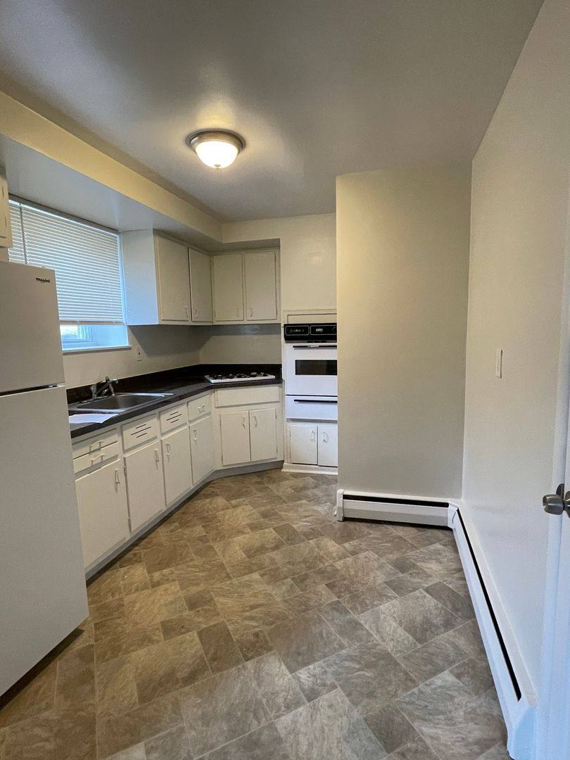 Apartment for rent at 615 Paxson Ave, Wyncote, PA 19095
