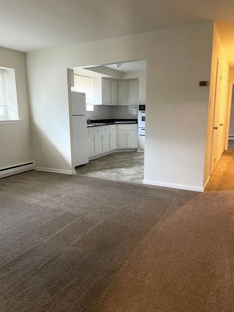 Apartment for rent at 615 Paxson Ave, Wyncote, PA 19095