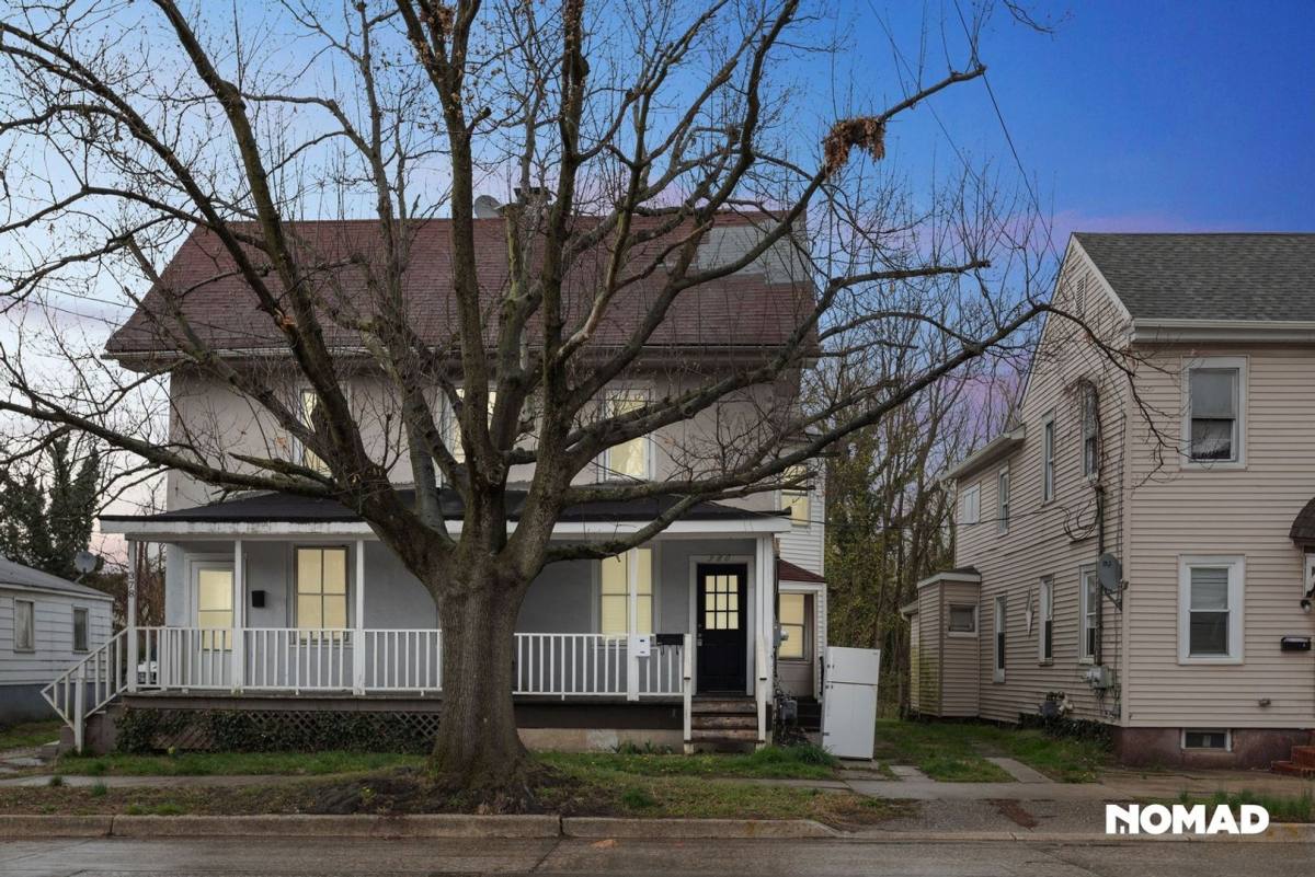Townhouse for rent at 380 E Broadway, Salem, NJ 08079