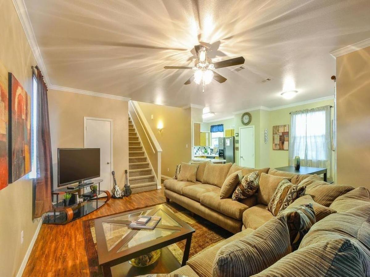House for rent at 607 W 35th St, Austin, TX 78705
