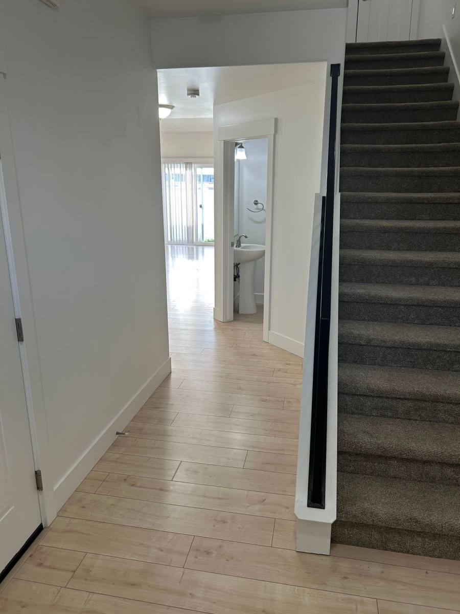 Townhouse for rent at 358 S 3rd W, Sugar City, ID 83448