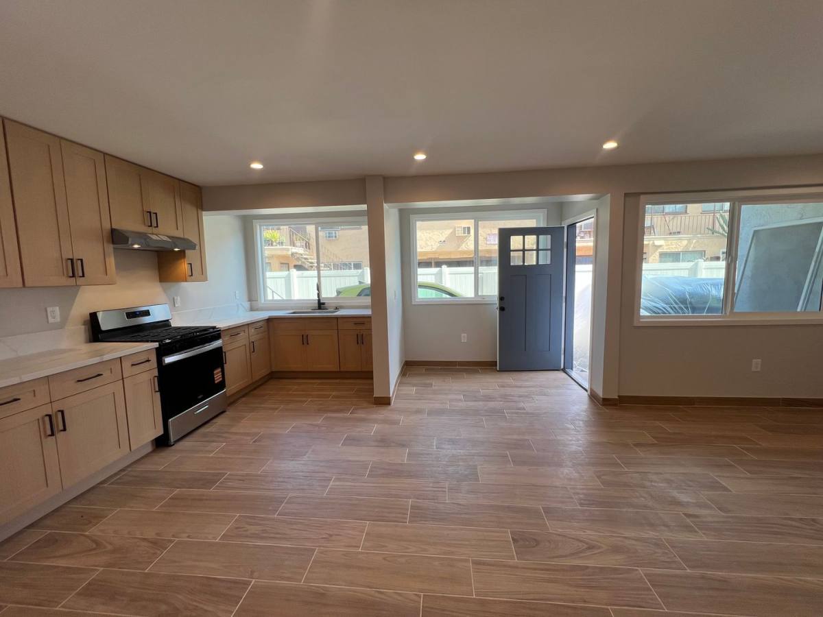 Apartment for rent at 14921 Vanowen St, Van Nuys, CA 91405