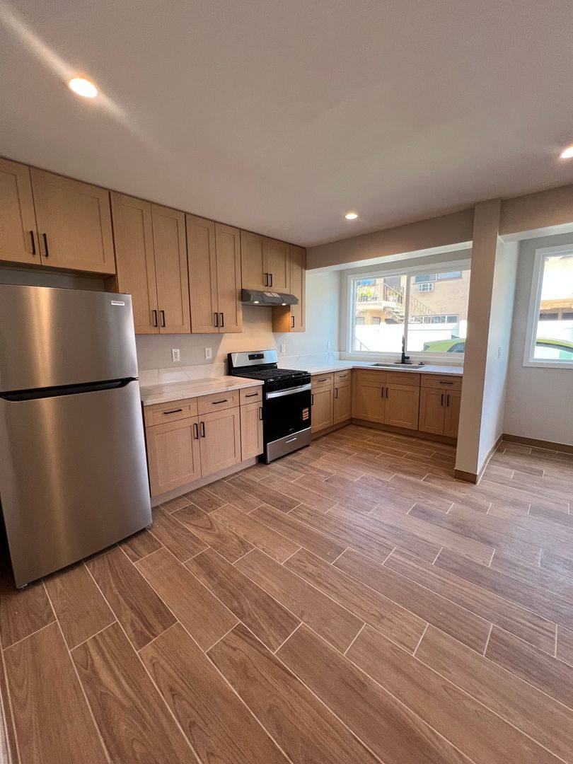 Apartment for rent at 14921 Vanowen St, Van Nuys, CA 91405