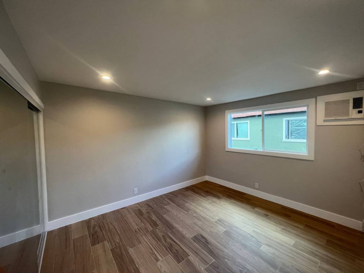 Apartment for rent at 14921 Vanowen St, Van Nuys, CA 91405
