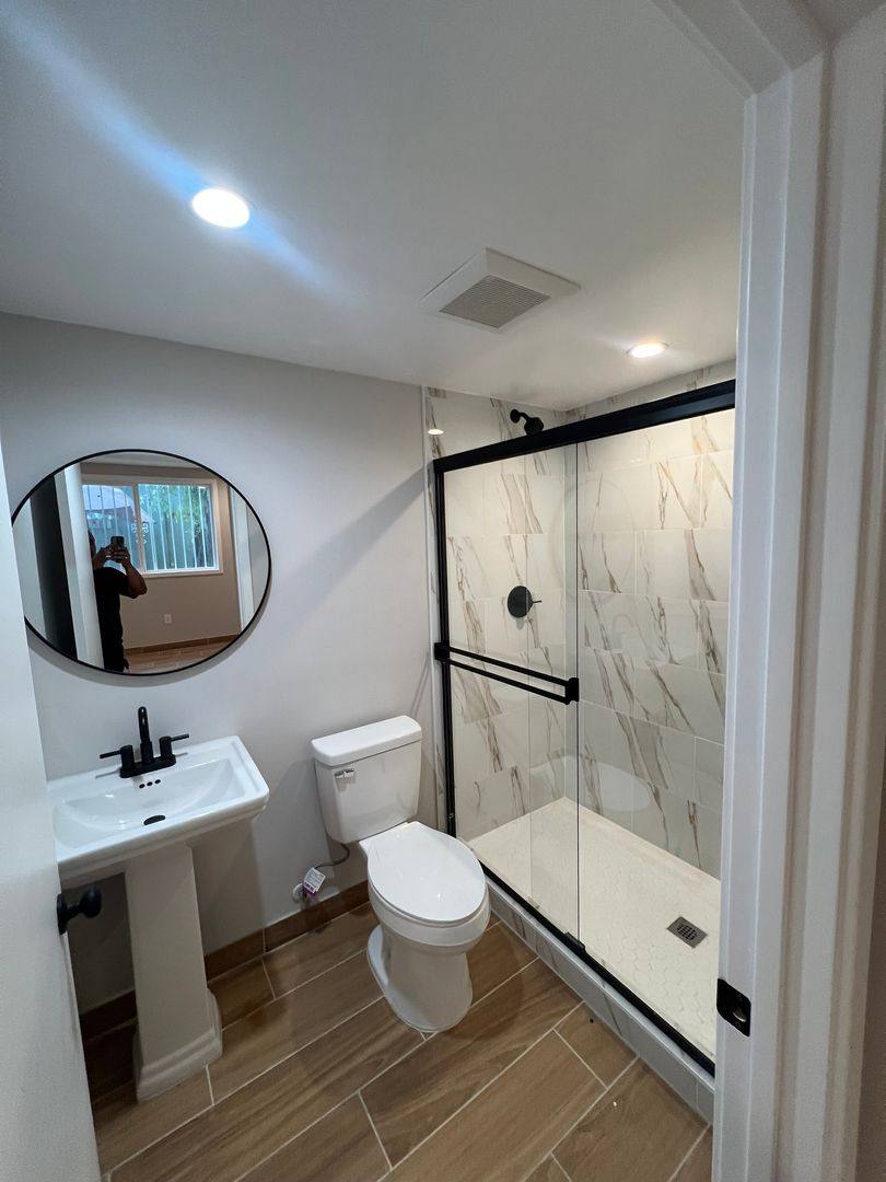 Apartment for rent at 14921 Vanowen St, Van Nuys, CA 91405