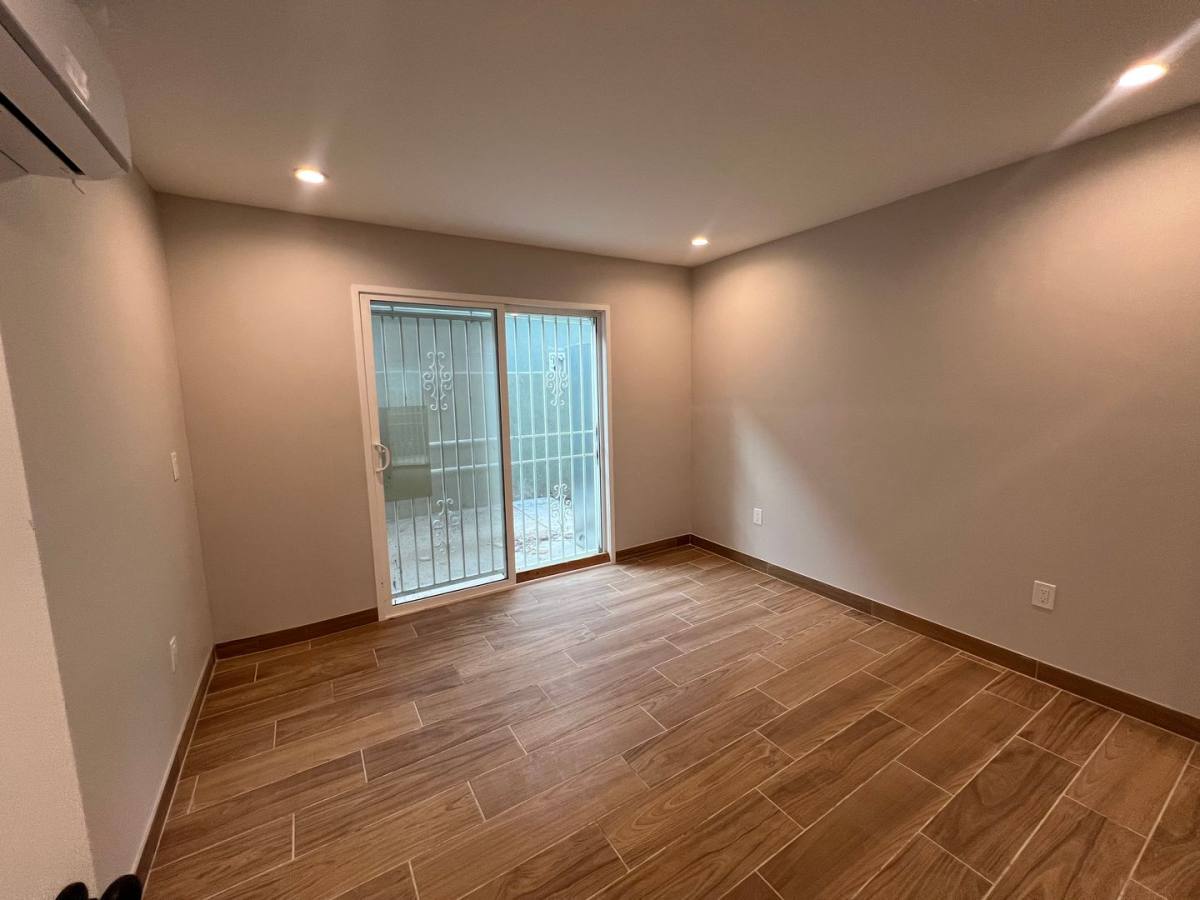 Apartment for rent at 14921 Vanowen St, Van Nuys, CA 91405
