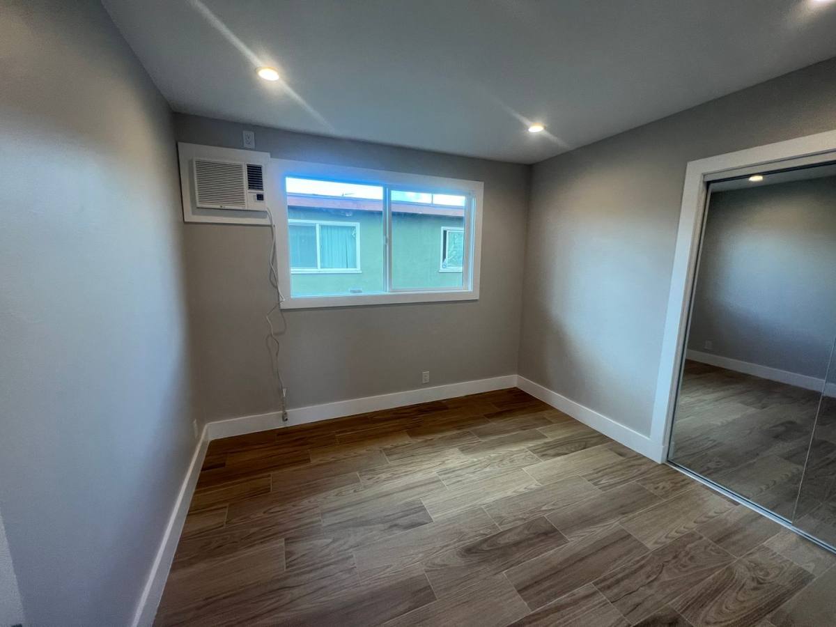 Apartment for rent at 14921 Vanowen St, Van Nuys, CA 91405