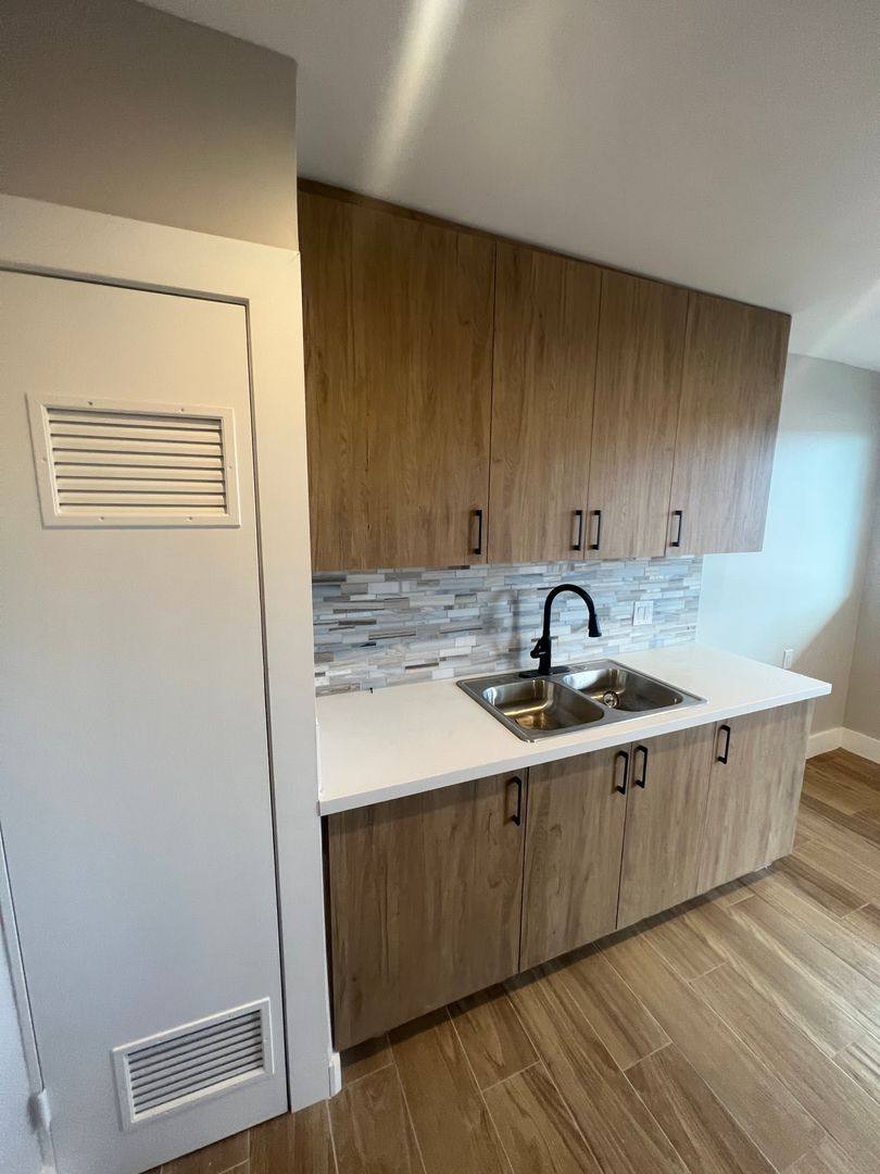 Apartment for rent at 14921 Vanowen St, Van Nuys, CA 91405