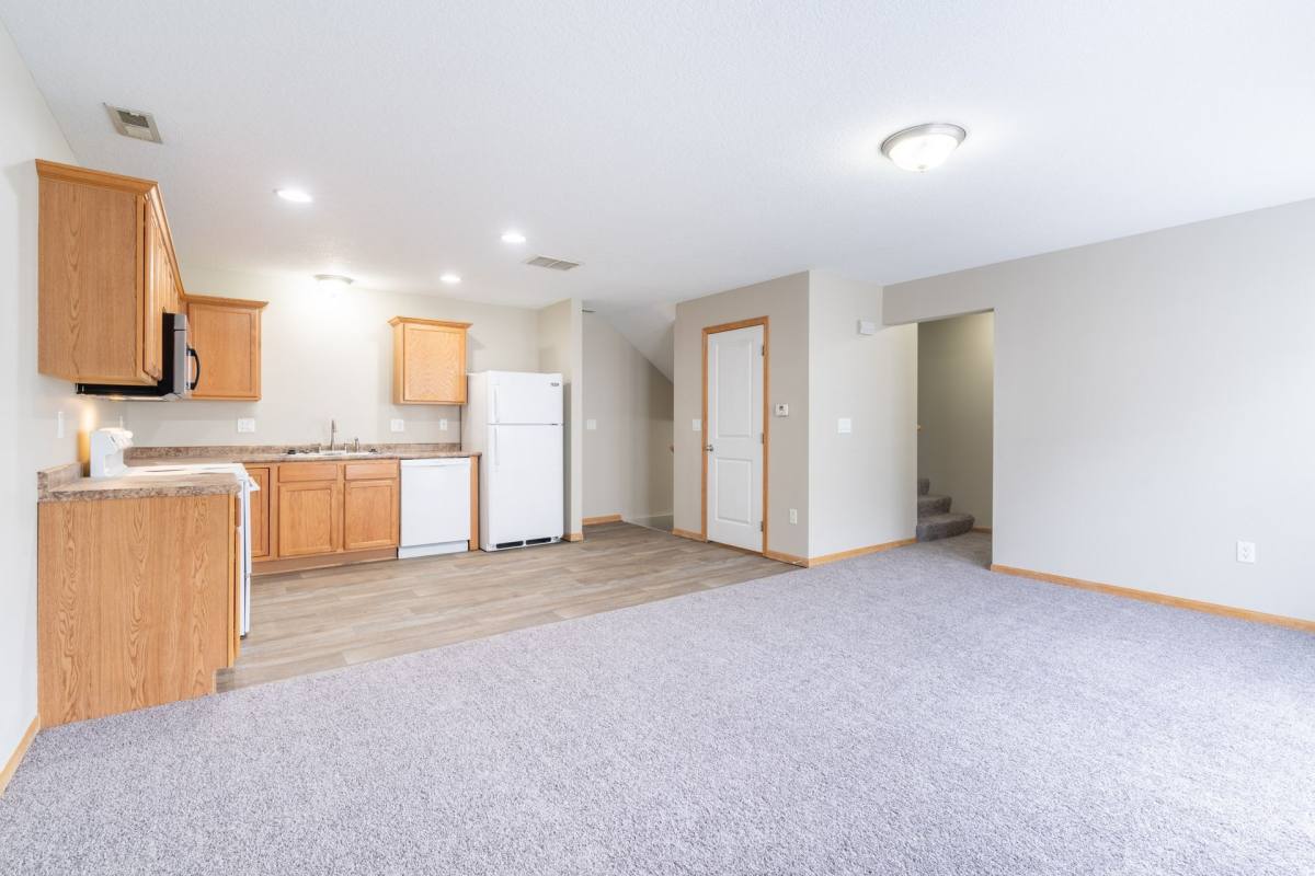 Townhouse for rent at 6335 Gold Leaf Lane, Pleasant Hill, IA 50327