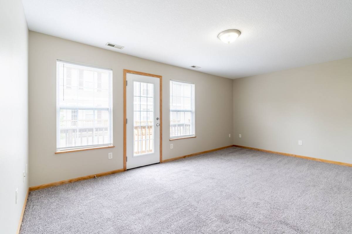 Townhouse for rent at 6335 Gold Leaf Lane, Pleasant Hill, IA 50327