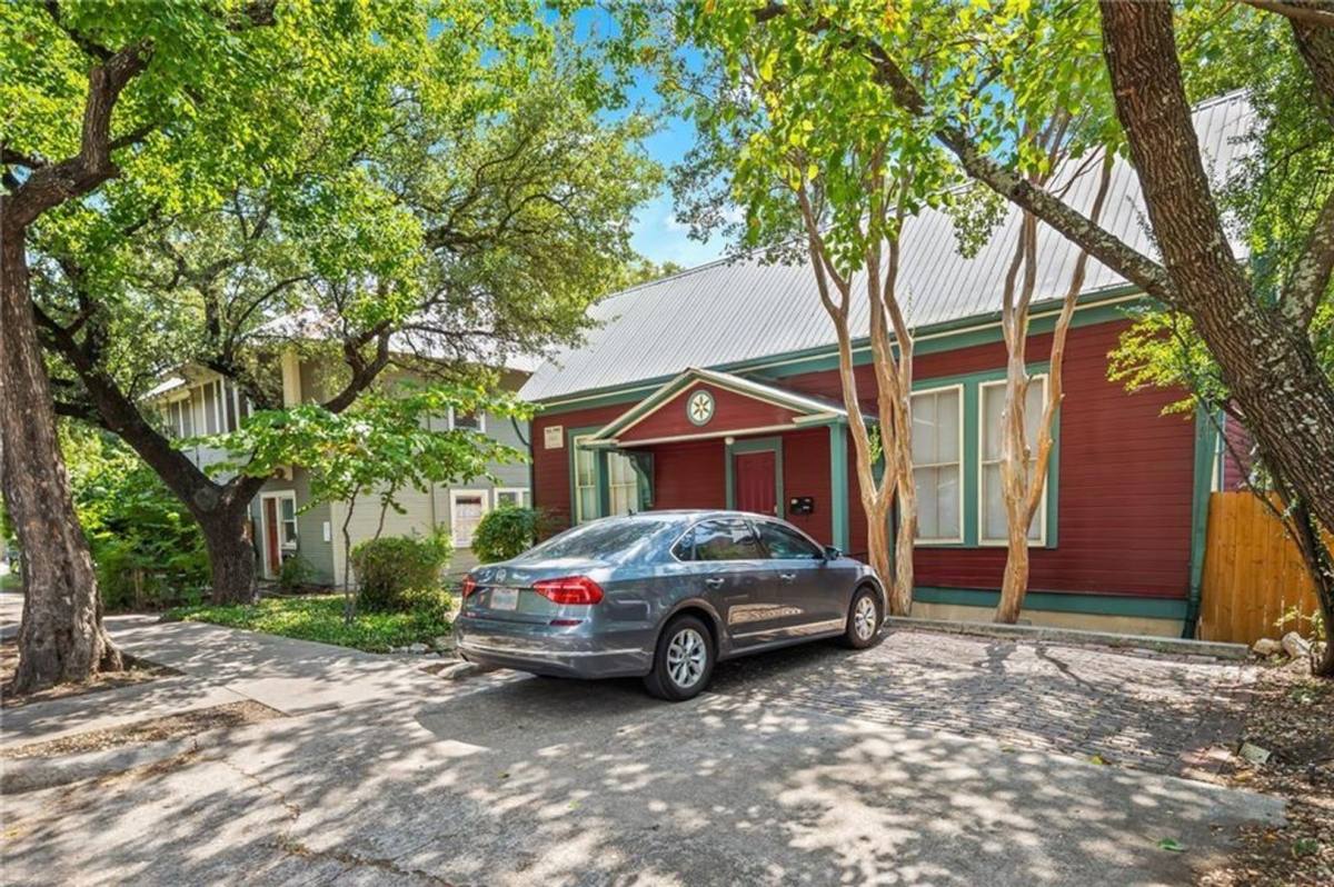 House for rent at 209 E 31st St, Austin, TX 78705