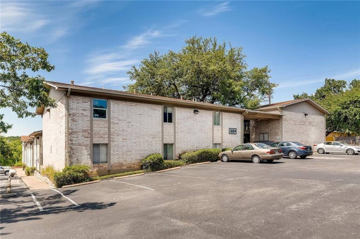 Condo for rent at 1304 Summit St, Austin, TX 78741