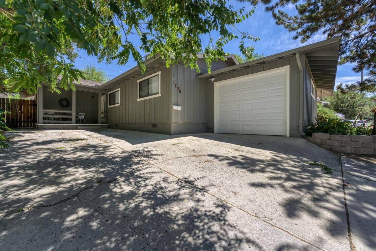 Apartment for rent at 1630 Plumas St, Reno, NV 89509
