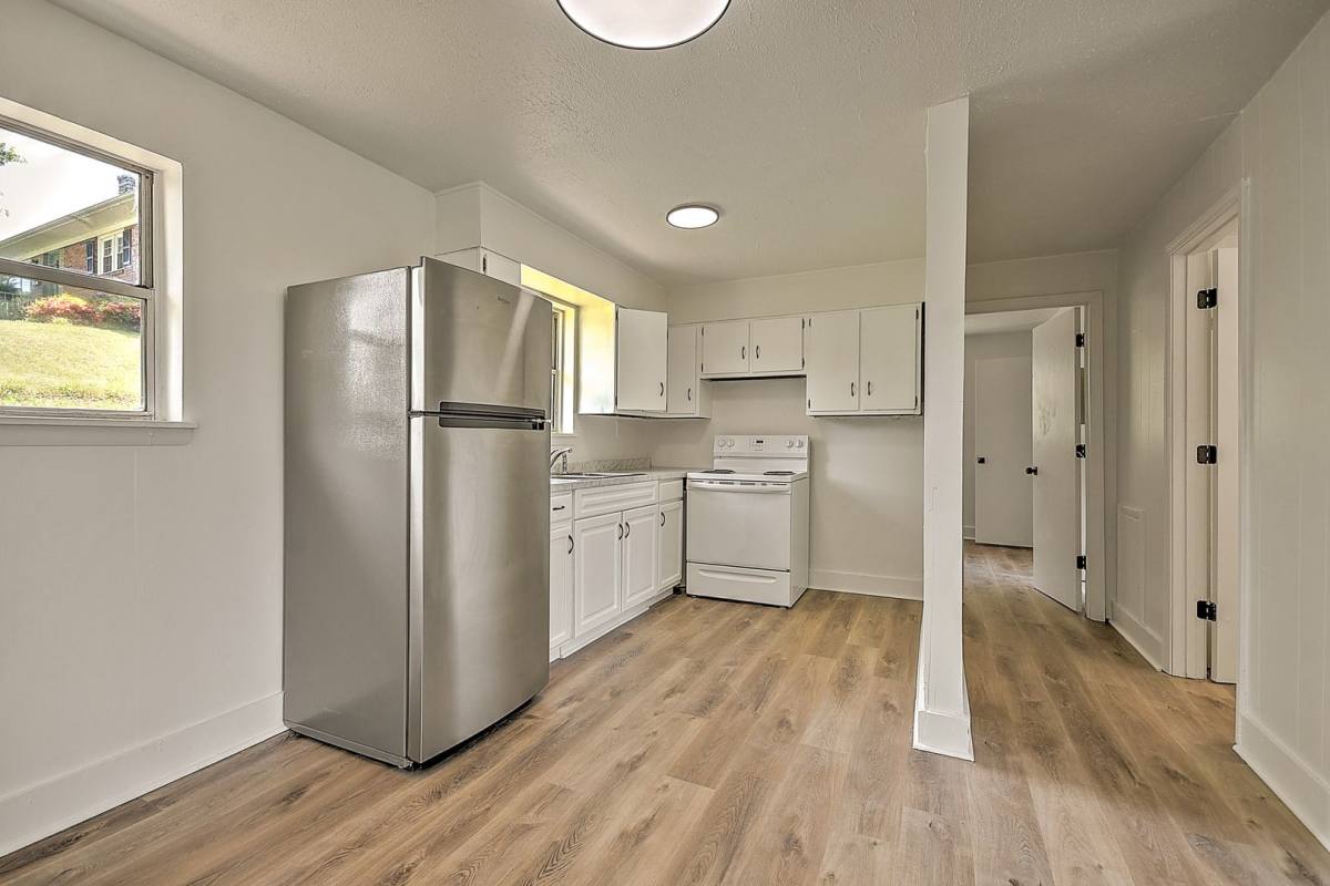 Apartment for rent at 716 W G St, Elizabethton, TN 37643